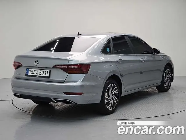 Volkswagen Jetta 2021 thumb 4