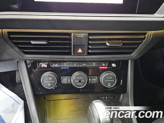 Volkswagen Jetta 2021 thumb 10