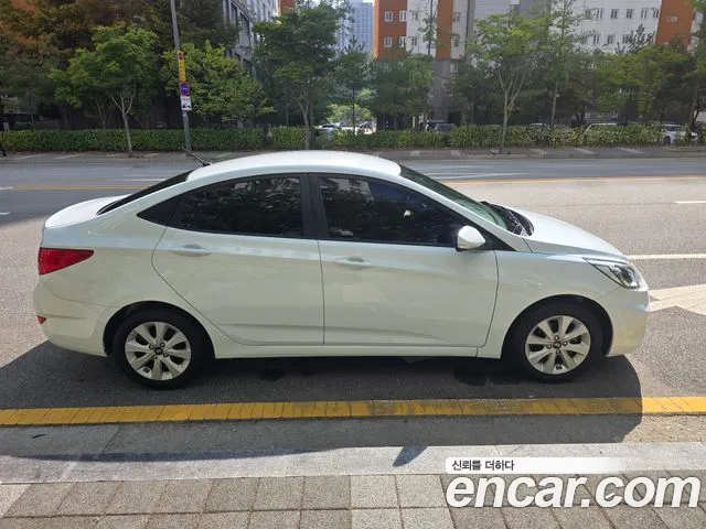 Hyundai Accent 2016 thumb 4