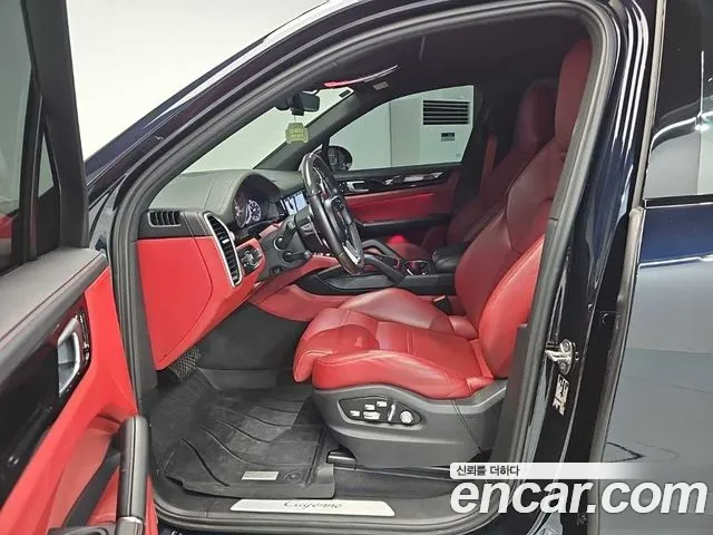 Porsche Cayenne 2020 thumb 10