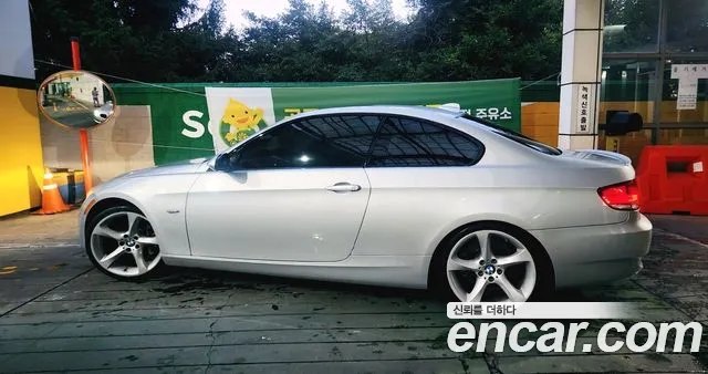 BMW 3-Series 2009 thumb 3