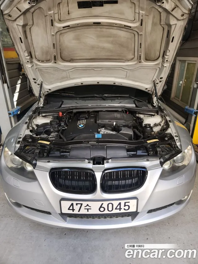 BMW 3-Series 2009 thumb 4