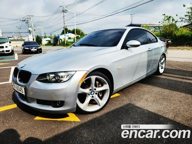BMW 3-Series 2009 thumb 12