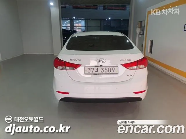 Hyundai Avante 2012 thumb 4