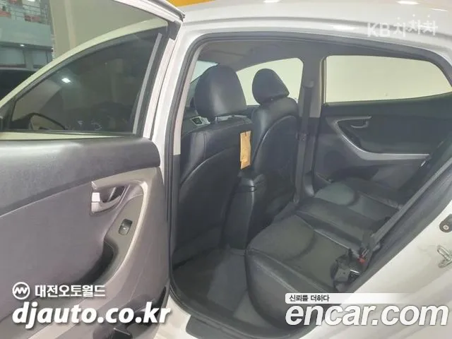Hyundai Avante 2012 thumb 6