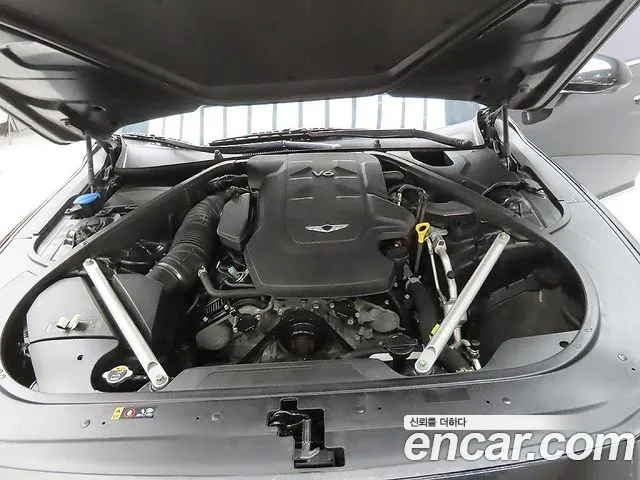 Genesis G90 2018 thumb 8