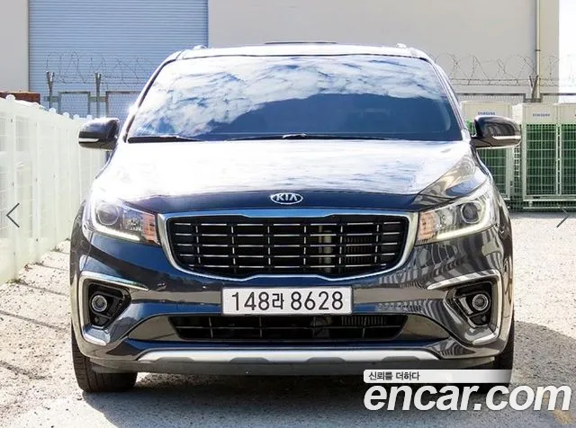Kia Carnival 2019 thumb 3