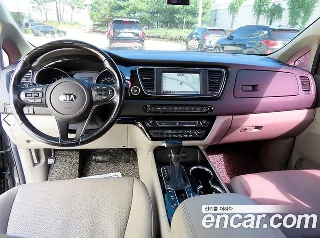 Kia Carnival 2019 thumb 8