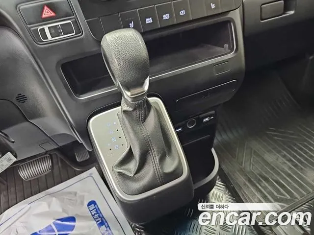 Hyundai Staria 2021 thumb 8