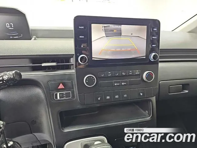 Hyundai Staria 2021 thumb 10