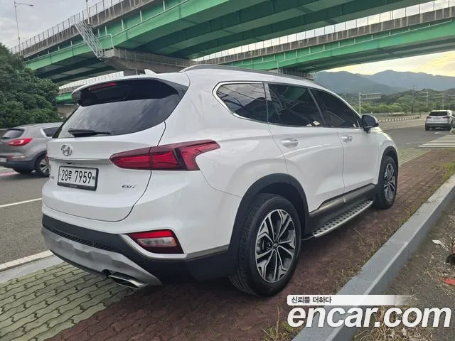 Hyundai Santa Fe 2018 thumb 2