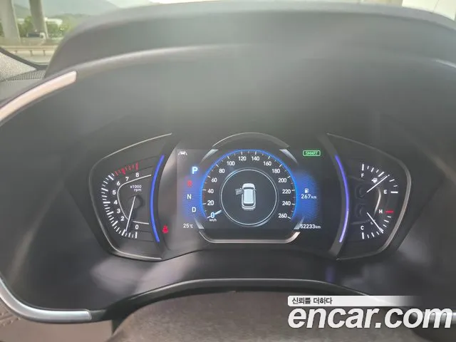 Hyundai Santa Fe 2018 thumb 8