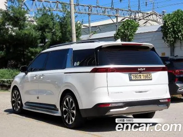 Kia Carnival 2022 thumb 3