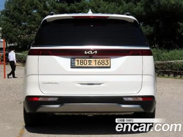 Kia Carnival 2022 thumb 4