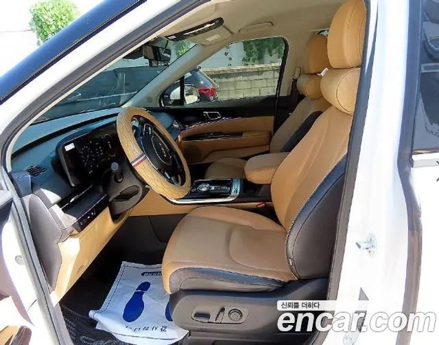 Kia Carnival 2022 thumb 10