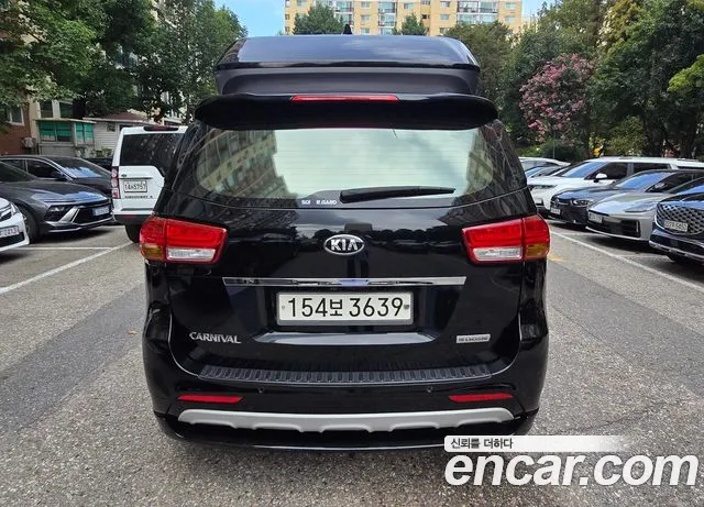 Kia Carnival 2016 thumb 2