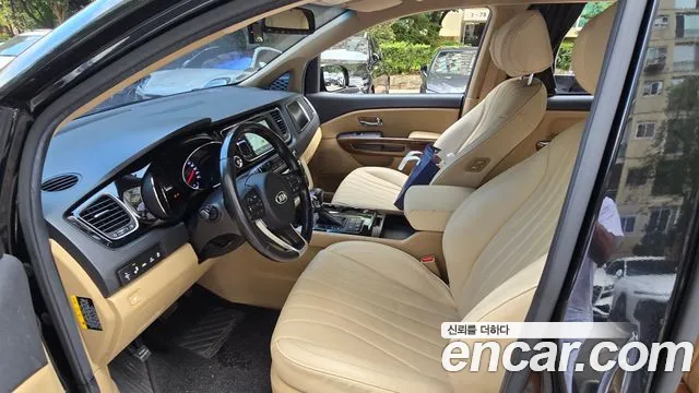 Kia Carnival 2016 thumb 4