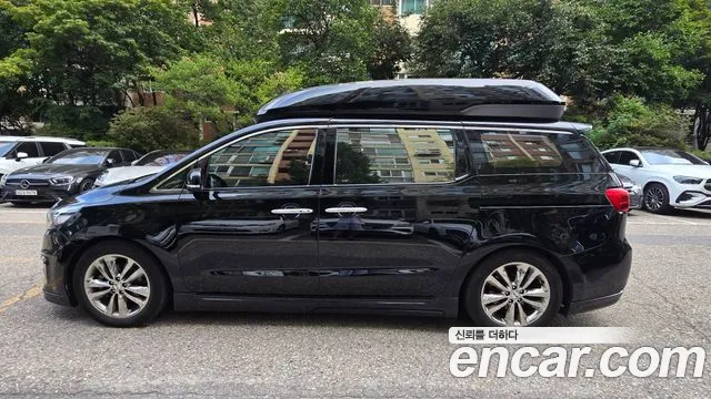 Kia Carnival 2016 thumb 6
