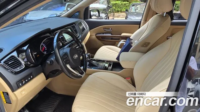 Kia Carnival 2016 thumb 8