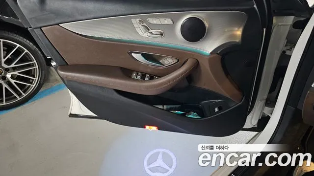 Mercedes-Benz E-Класс 2020 thumb 10