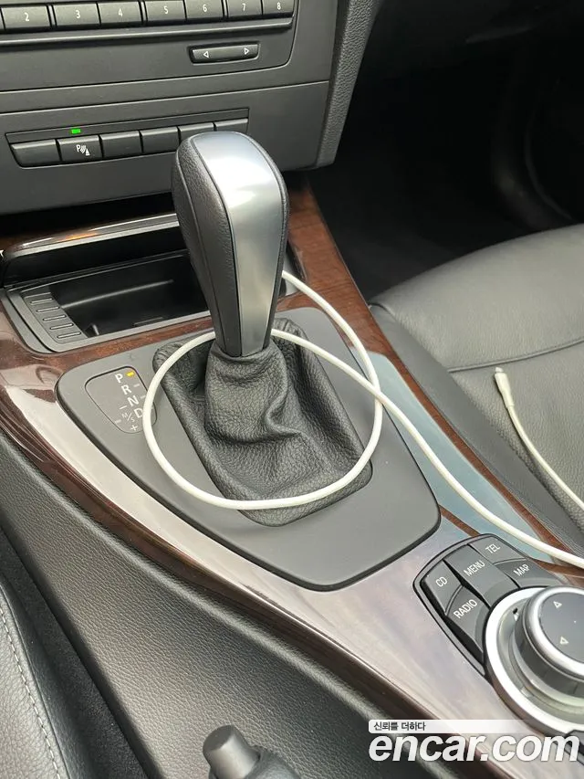 BMW 3-Series 2011 thumb 9