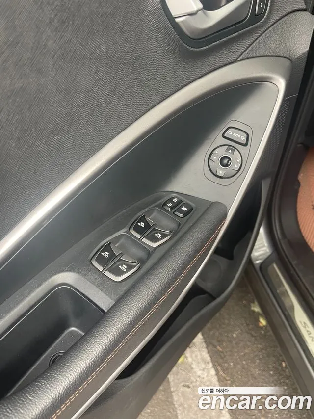 Hyundai Santa Fe 2012 thumb 11