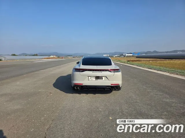 Porsche Panamera 2010 thumb 2