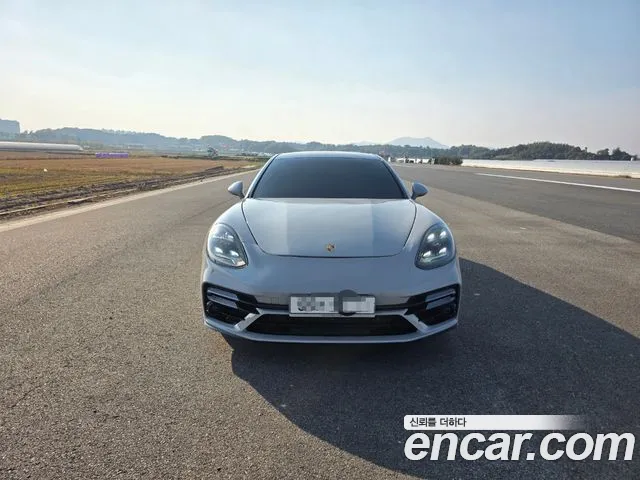 Porsche Panamera 2010 thumb 4