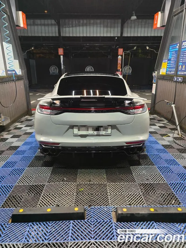 Porsche Panamera 2010 thumb 6