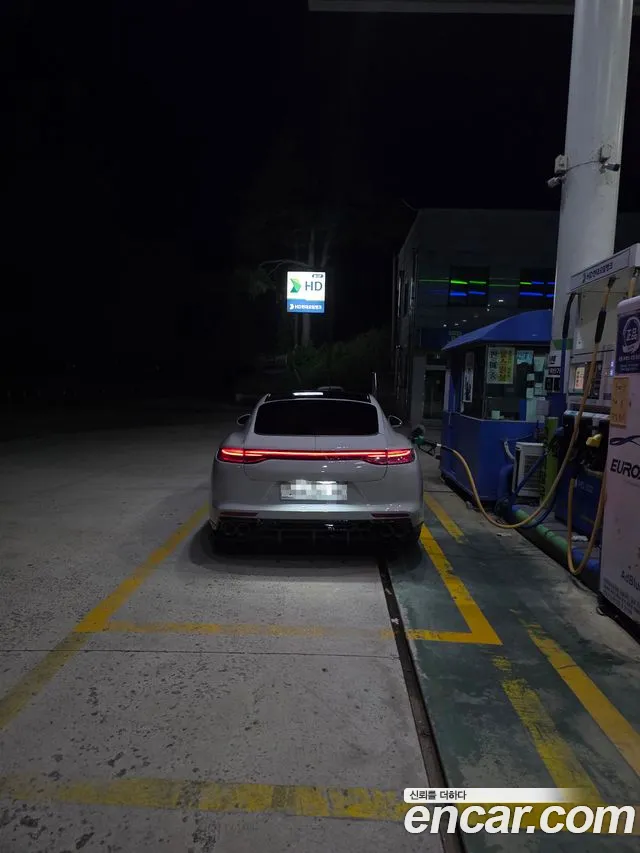 Porsche Panamera 2010 thumb 9