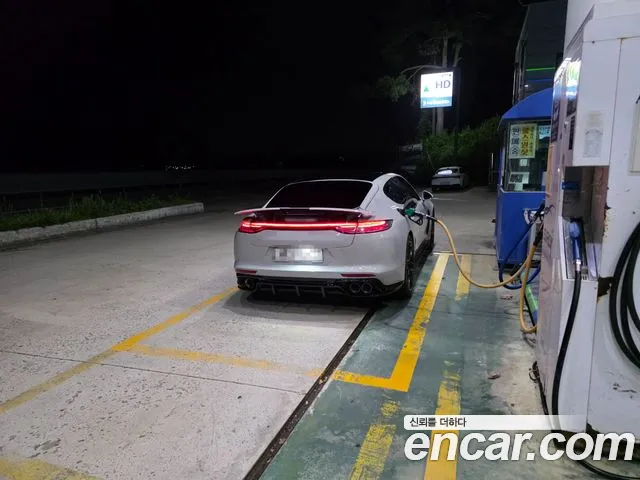 Porsche Panamera 2010 thumb 12