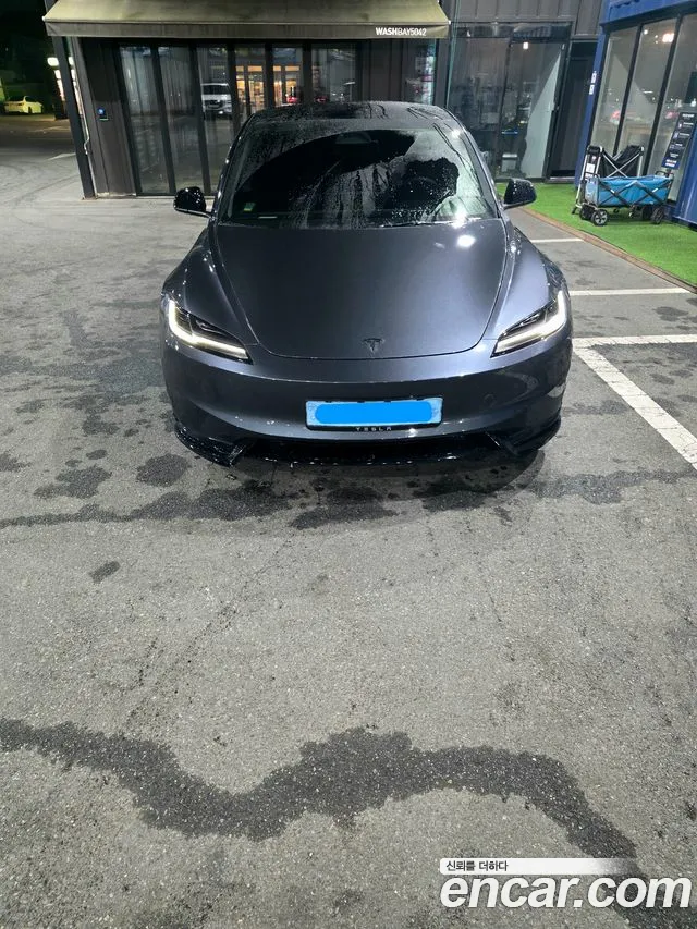 Tesla Model 3 2024 thumb 2