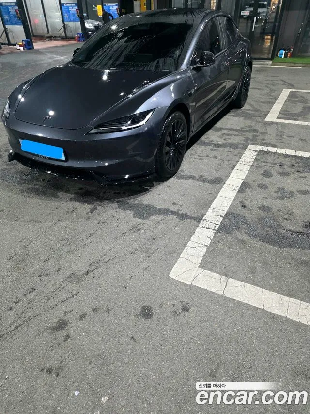 Tesla Model 3 2024 thumb 4