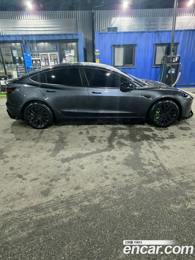 Tesla Model 3 2024 thumb 7
