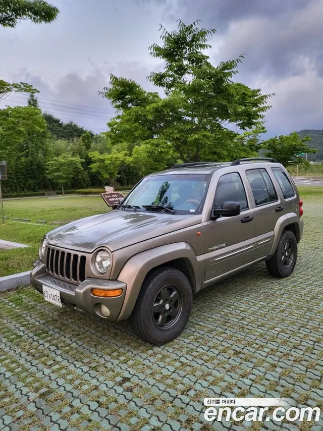 Jeep Cherokee 2003 thumb 2