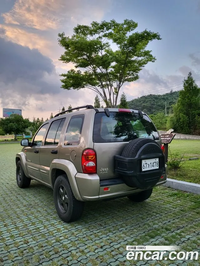 Jeep Cherokee 2003 thumb 4