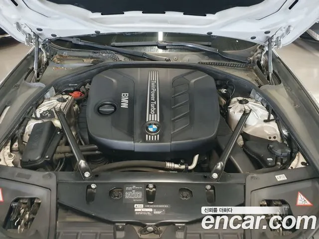 BMW 5-Series 2013 thumb 6