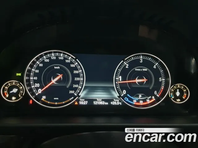 BMW 5-Series 2013 thumb 8