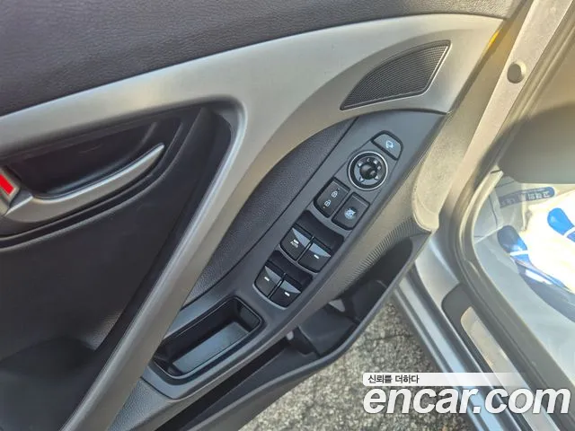 Hyundai Avante 2014 thumb 10