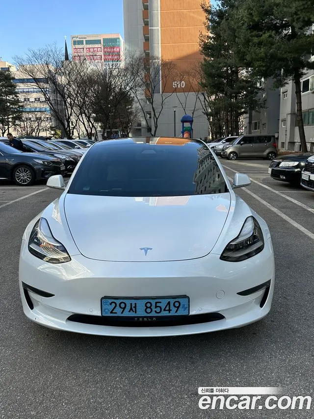 Tesla Model 3 2020 thumb 3