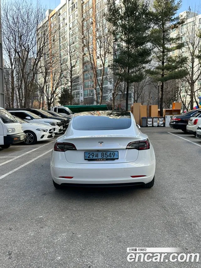 Tesla Model 3 2020 thumb 4