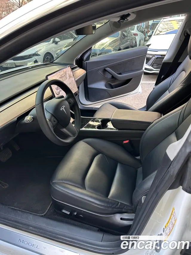 Tesla Model 3 2020 thumb 10