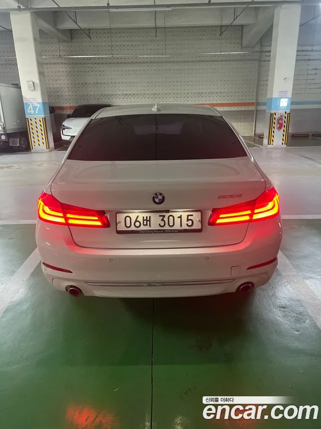 BMW 5-Series 2018 thumb 2