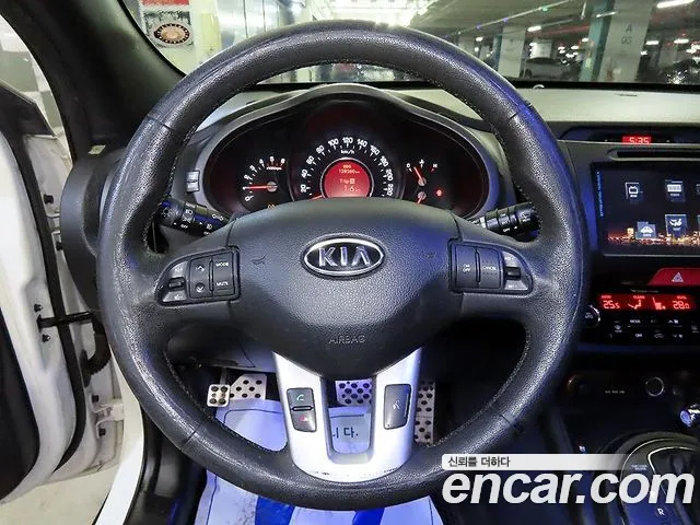 Kia Sportage 2010 thumb 8