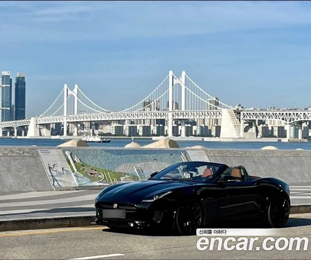 Jaguar F-Type 2019 thumb 10