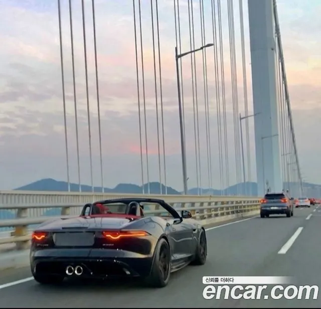 Jaguar F-Type 2019 thumb 11