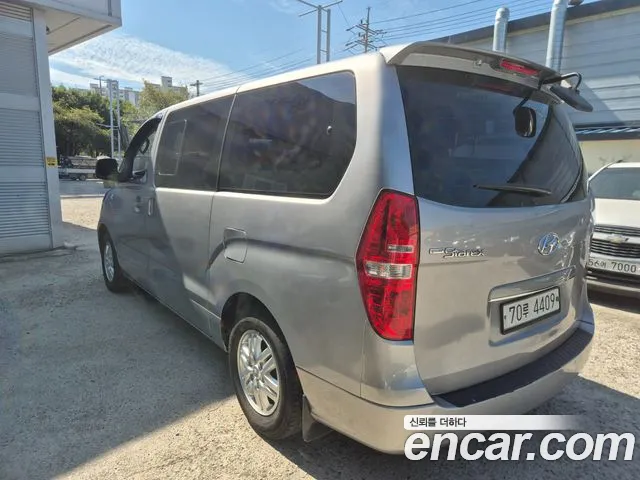 Hyundai Starex 2017 thumb 2