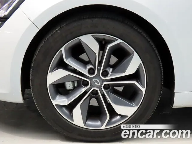 Renault-KoreaSamsung Megane 2018 thumb 5