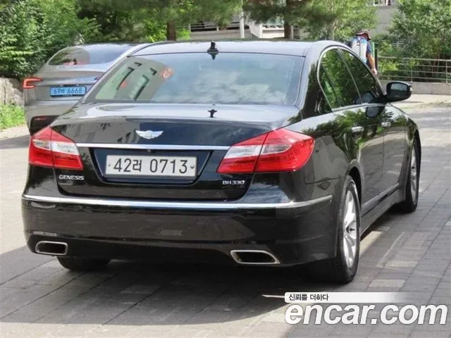 Hyundai Genesis 2013 thumb 3