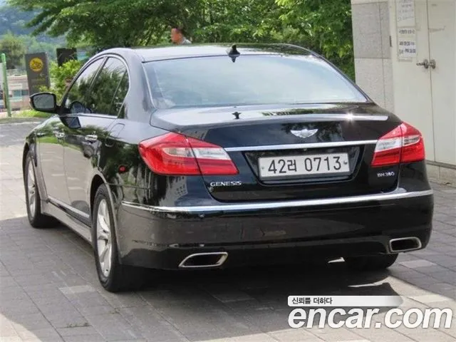 Hyundai Genesis 2013 thumb 4